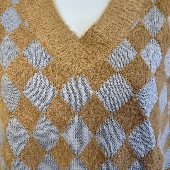 Sincerely Jules Soft Fuzzy Tan Light Blue Argyle Cropped Sweater Vest Sz XS NWT - Picture 4 of 7